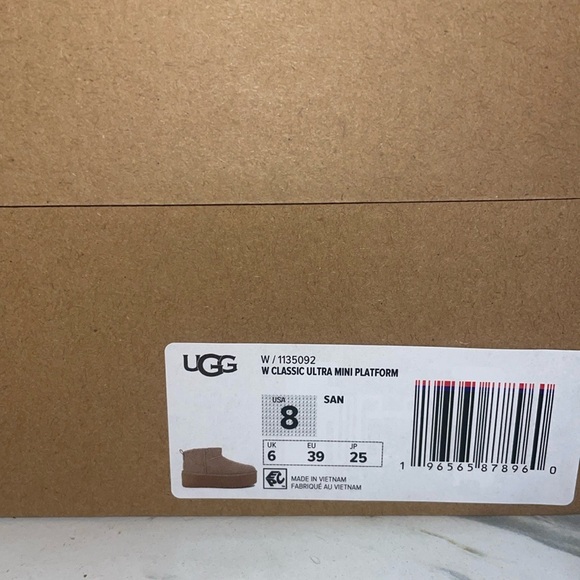 Classic 
Ultra Mini Ugg 
Sand 
Size 8 
Never worn
New with tags and box - Picture 5 of 8